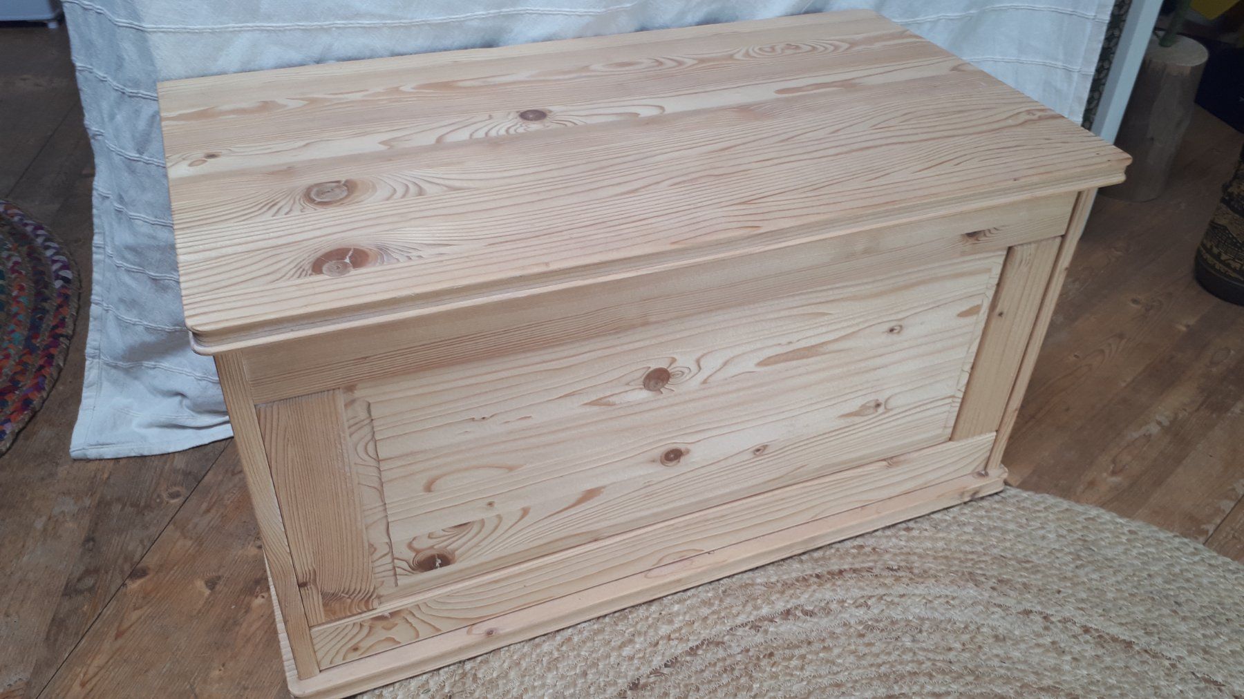 Cassapanche: Holztruhe gebürstet – Usato da Goldiwil (Thun) venduto da chilou
