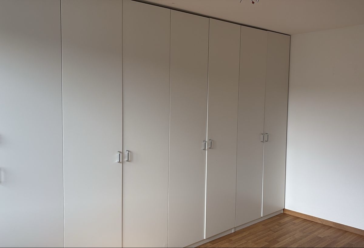 Armoires: Schrank hoch 237x100x61 – D'occasion à Zürich par natalie78 1