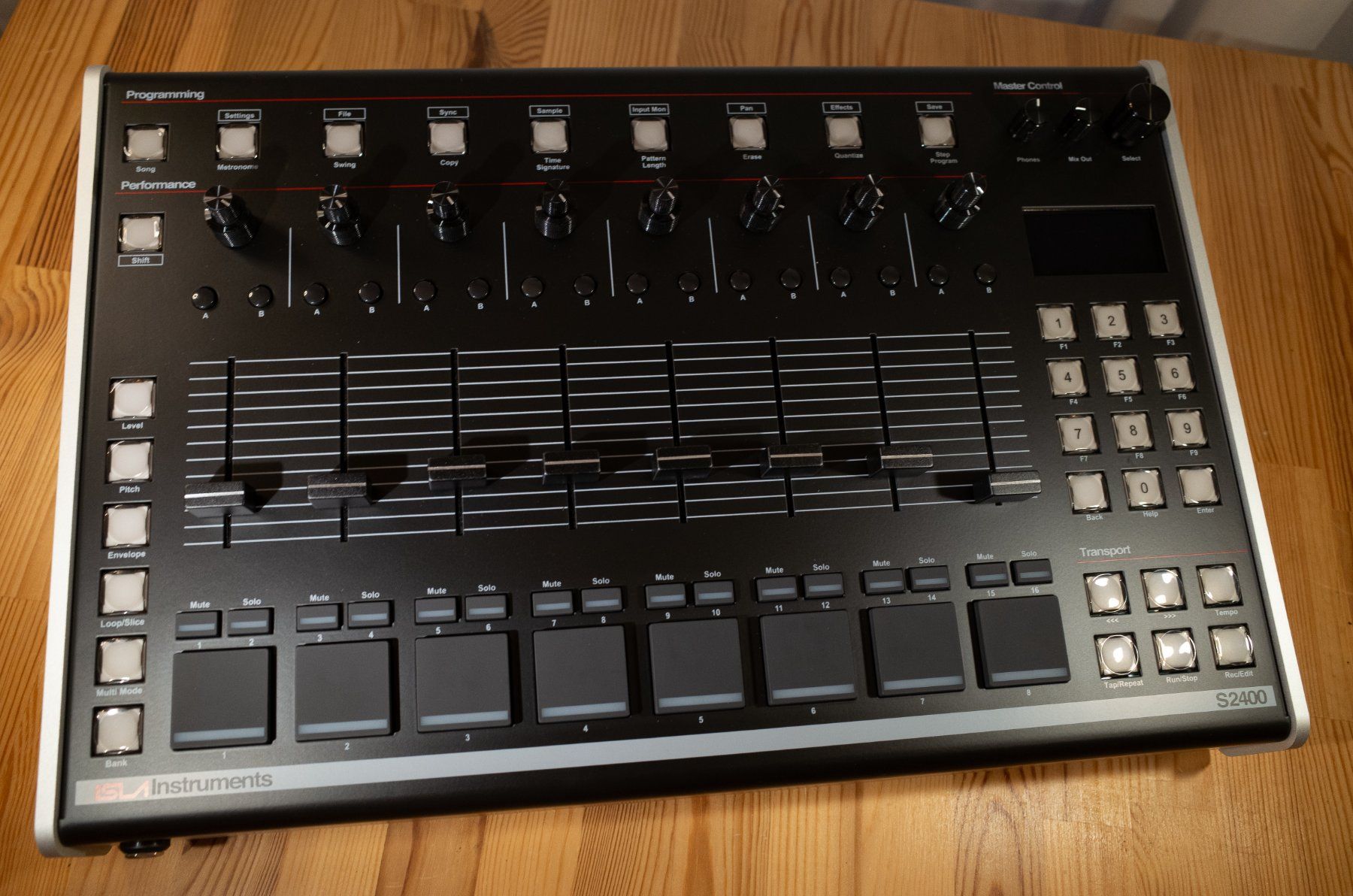 Musikinstrumente: Isla Instruments S2400 – Neu (gemäss Beschreibung) aus Wädenswil von SO2