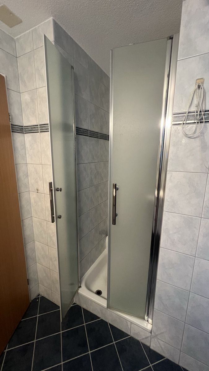 Docce: Duschtüren Glas Dusche – Usato da Schaanwald FL venduto da G60_Power 2