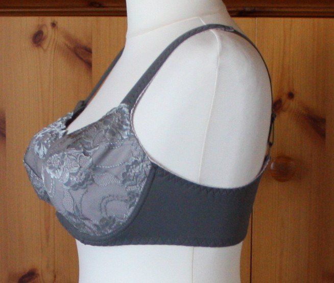 Altra biancheria intima: BH grau - rosa 85DD (17) – Usato da Flüelen venduto da Diversicum-Curvy 2