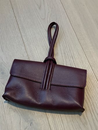 Elegant Leather Clutch Bag - Burgundy, Perfect Condition!
