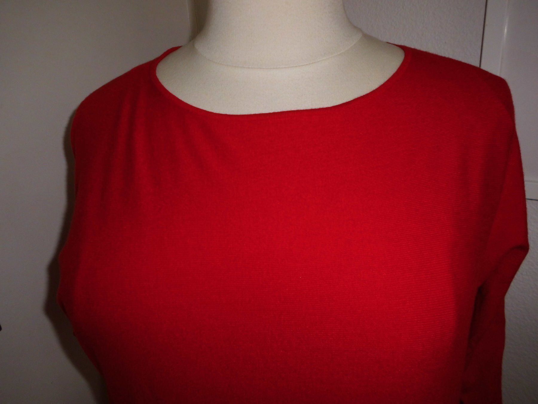 Pulls & Sweat-shirts: Pull rouge T. L – Neuf (Voir description) à Marin-Epagnier par Madja 1