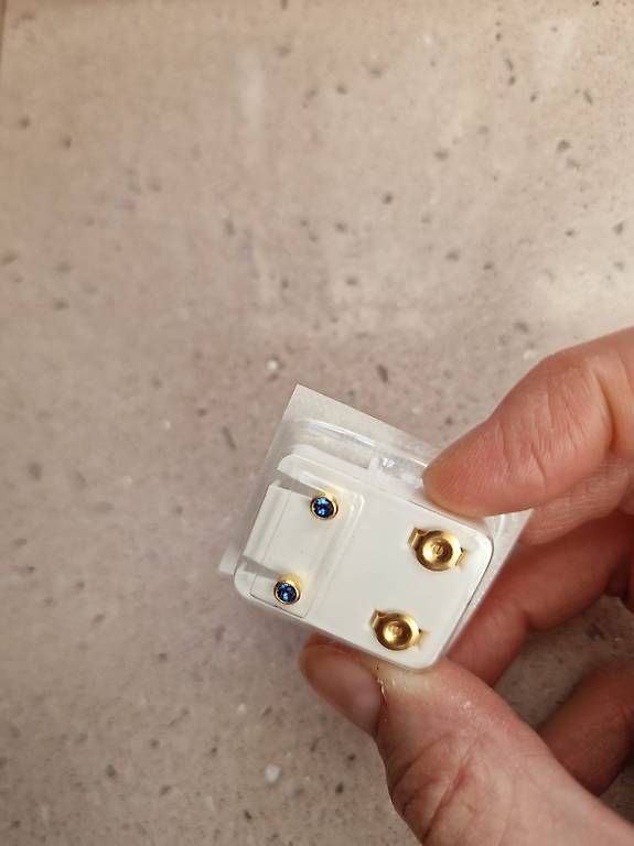 Ohrringe & -stecker: Vendo orecchini medicinali nuovi – Gebraucht aus Castel San Pietro von iva_dvm7 1