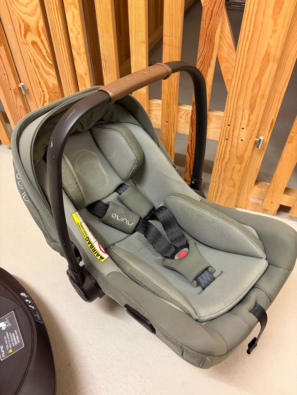 Nuna Seggiolini per auto: Nuna Babyschale pipa NEXT mit Isofix-Basis BASE NEXT – Usato da Steinmaur venduto da muvtec 3