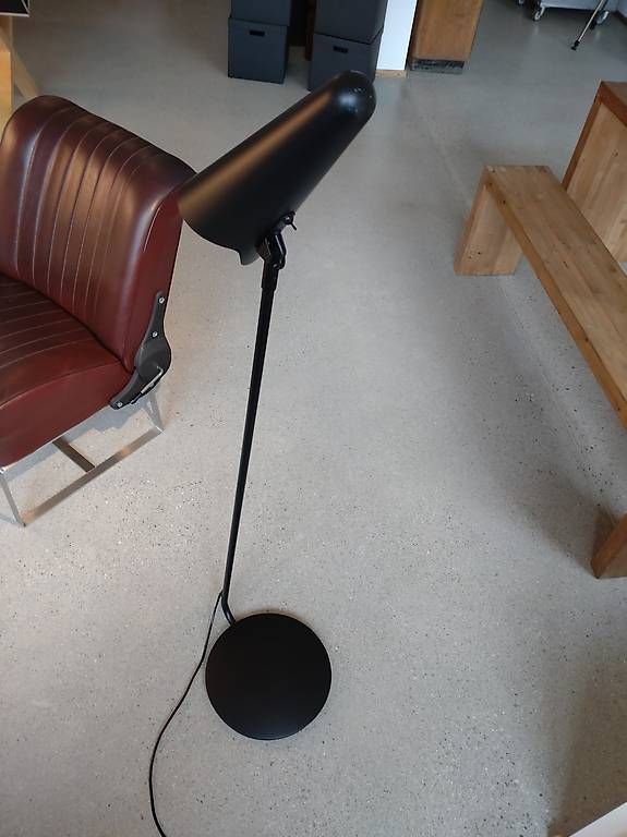 Lampen: LED Stehlampe schwarz – Gebraucht aus Liestal von Nepomuk7 2