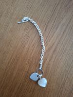 Armband mit zwei Herz Anhängern