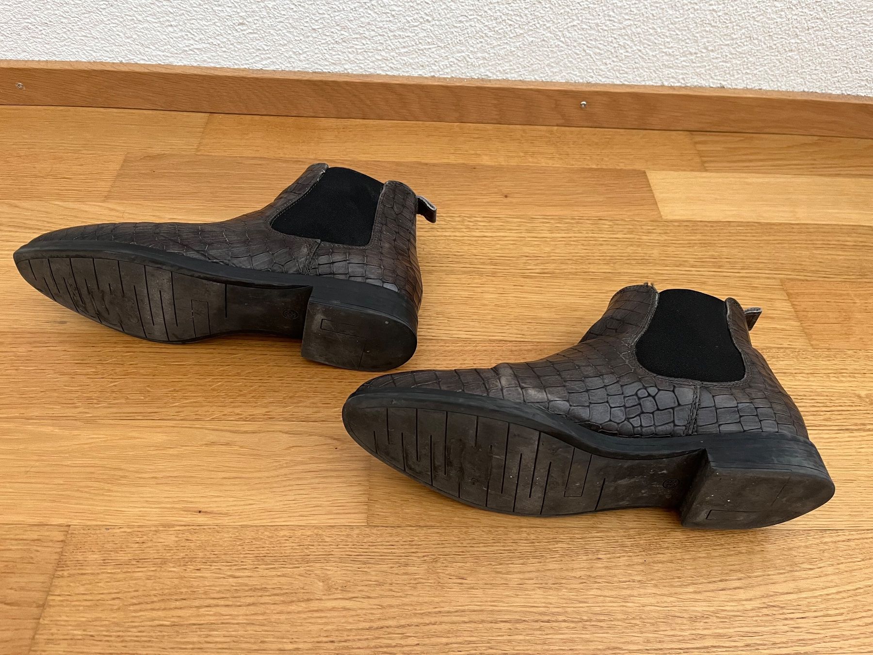 Damenschuhe: Dei Colli Leder Ankle Boots Gr 38 – Gebraucht aus Wollerau von bri_s9qv 1