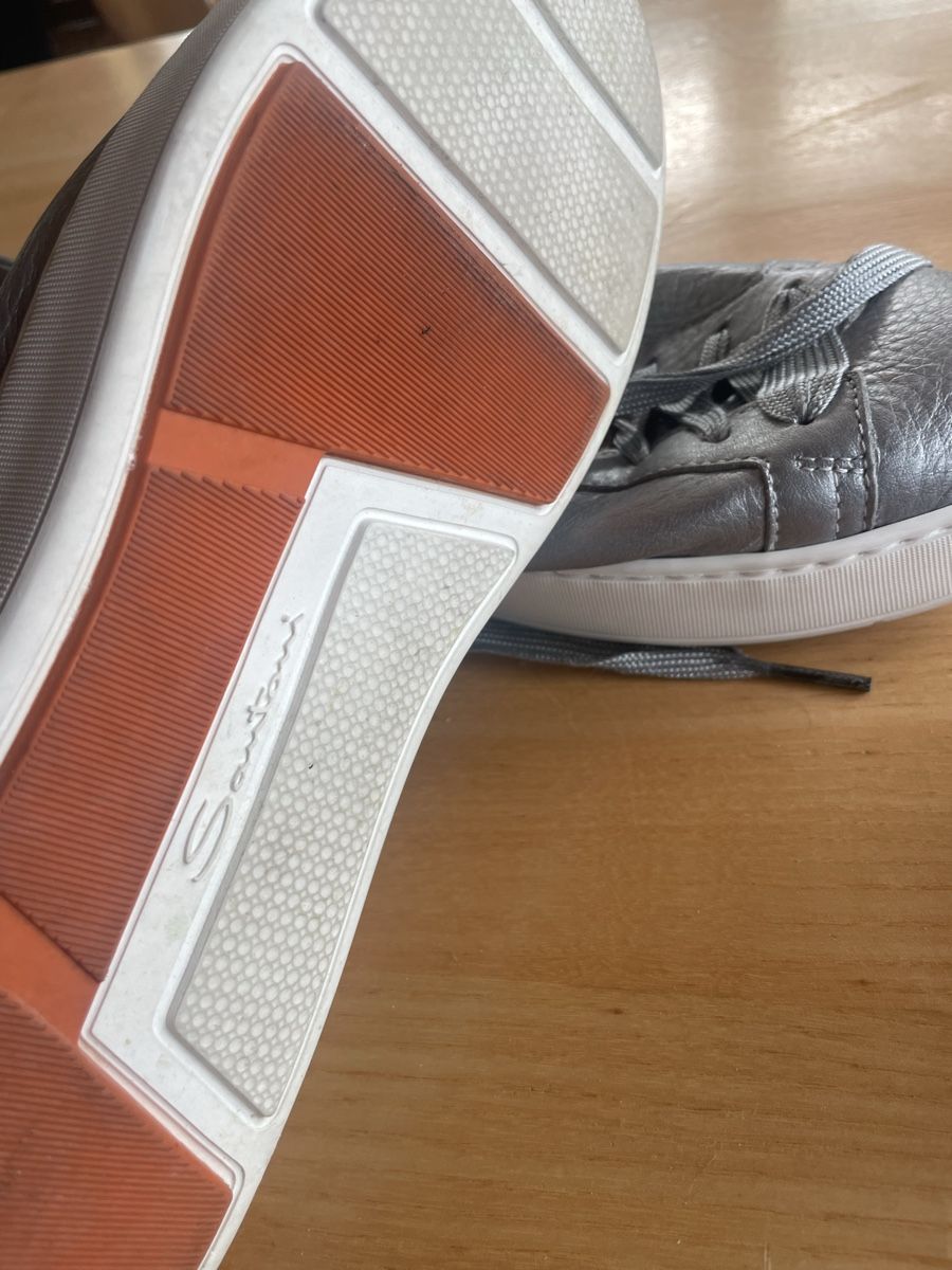 Damenschuhe: Tolle Santorini Sneakers 40 – Gebraucht aus Wattwil von Weinachtsmann 1
