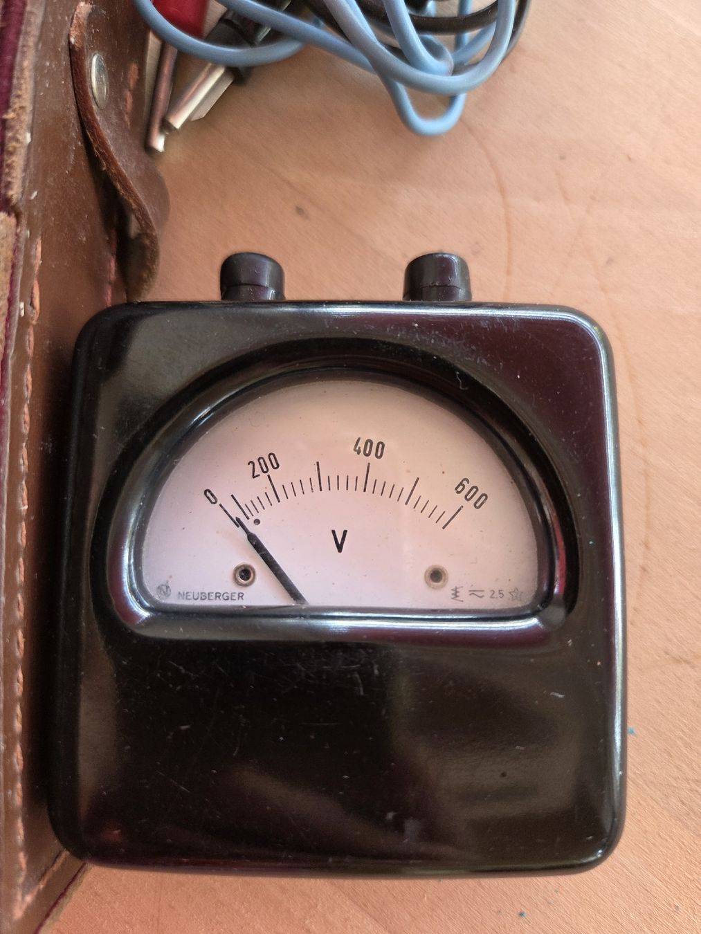 Messen: Altes Voltmeter – Gebraucht aus Rickenbach Sulz von Kodachrom 2