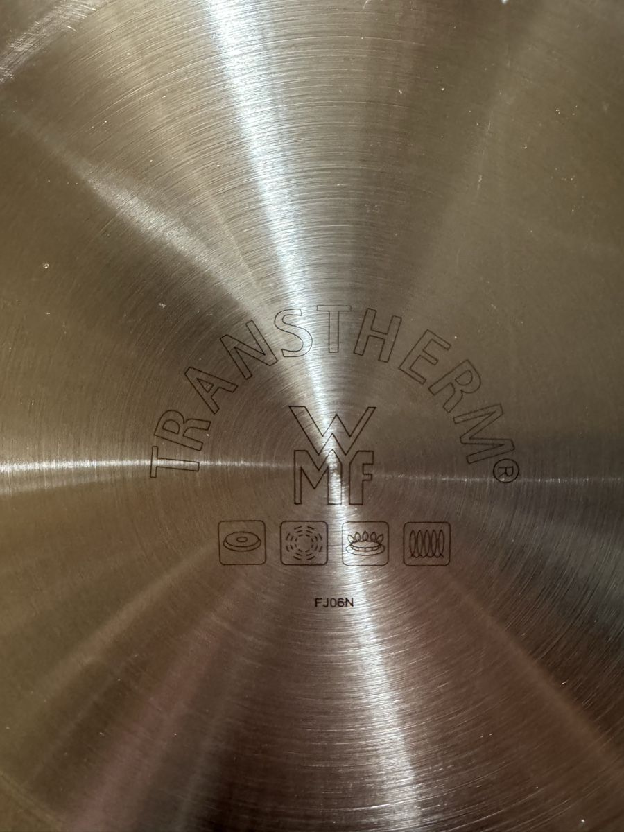 WMF Padelle: WMF Wokpfanne mit Glasdeckel – Usato da Reinach BL venduto da SophiesFundgrube 3