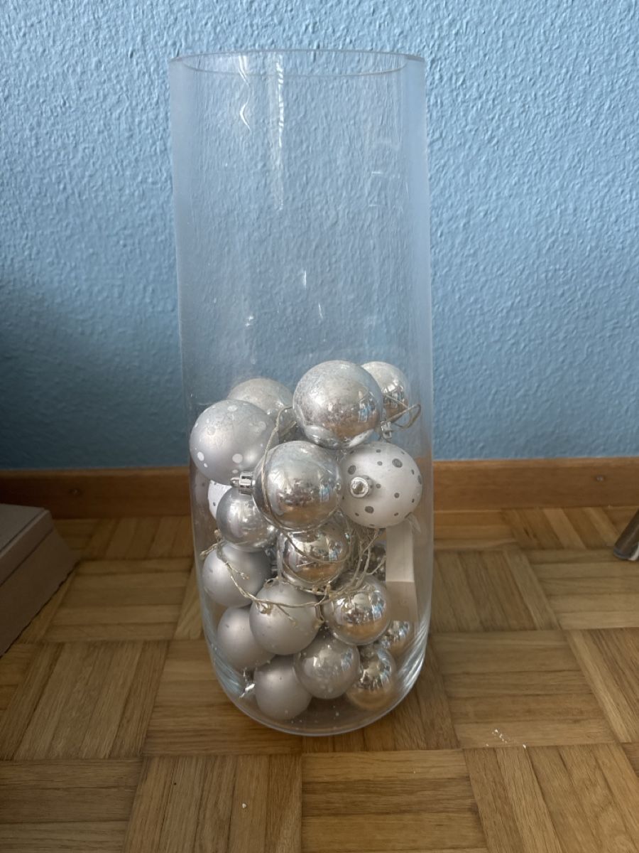 Toutes les décorations: Christbaumkugeln silber mit Lichterkette im Glas  – Neuf (Voir description) à Zürich par Miiiich__elle