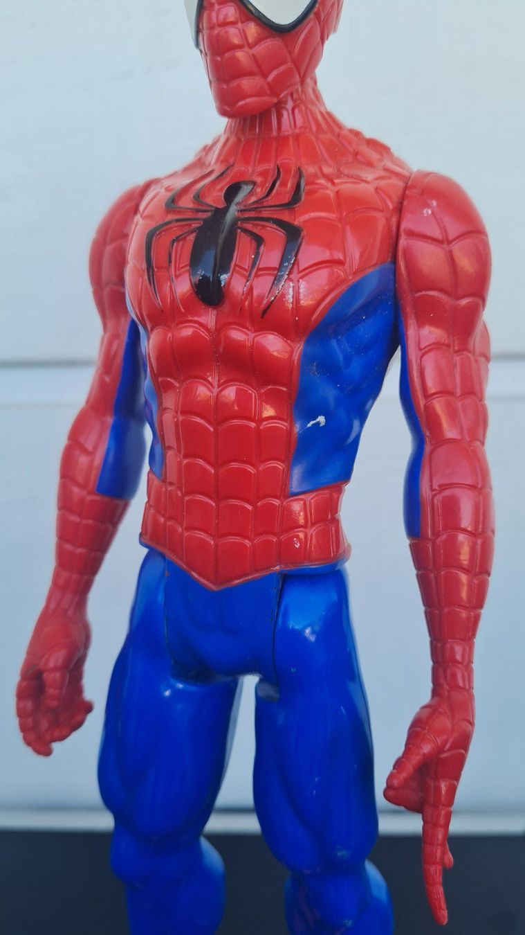 Hasbro Statuette: Actionfigur / Marvel / Spider-Man / Hasbro / 30cm / JG 2013 – Usato da Safenwil venduto da Husqi2000 2