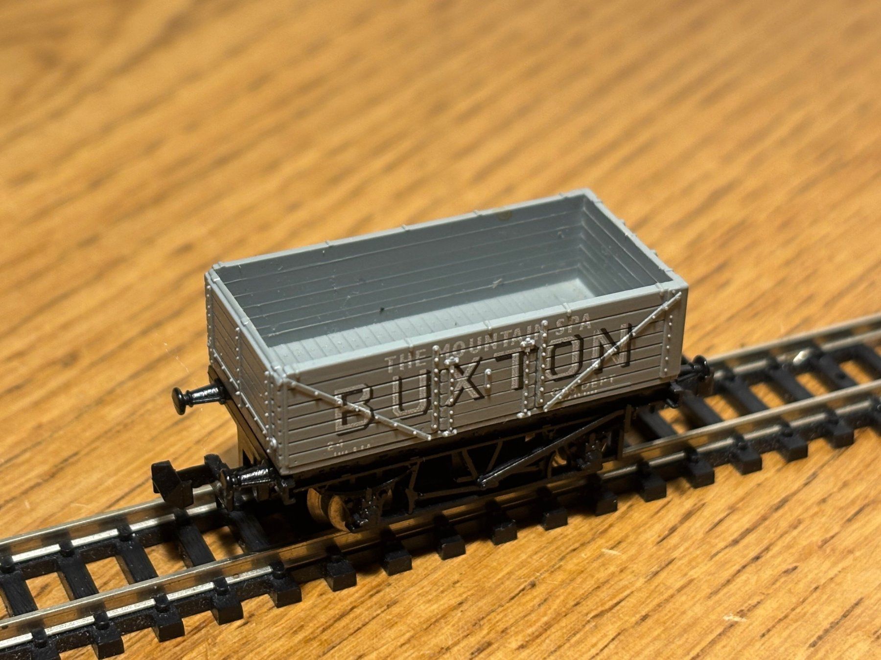 Modellini di ferrovie: *e1254: Güterwagen BUXTON (Spur N)  -  #3 – Nuovo (secondo la descrizione) da Birsfelden venduto da Birs_25 2