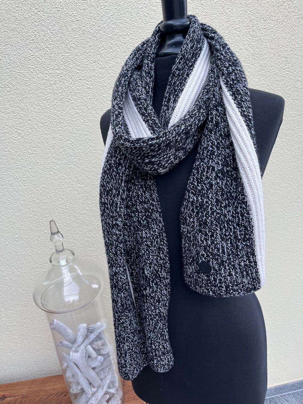 Bogner Foulard & Sciarpe: Zeitloser Winterschal von Bogner – Usato da Hergiswil NW venduto da Primia 2