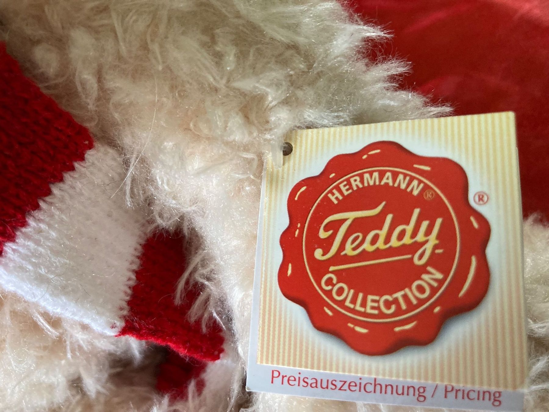 Teddy Hermann Spielzeuge: Teddy Hermann Sammler-Bär mit Schal & Handschuhen – Gebraucht aus Mönchaltorf von Tschibi 4