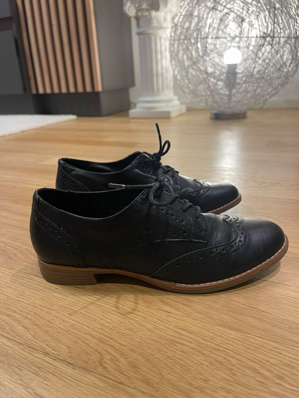 Damenschuhe: Schwarze Schnürschuhe in Leder-Look, Grösse 36 – Gebraucht aus Rheineck von FGeissler 1