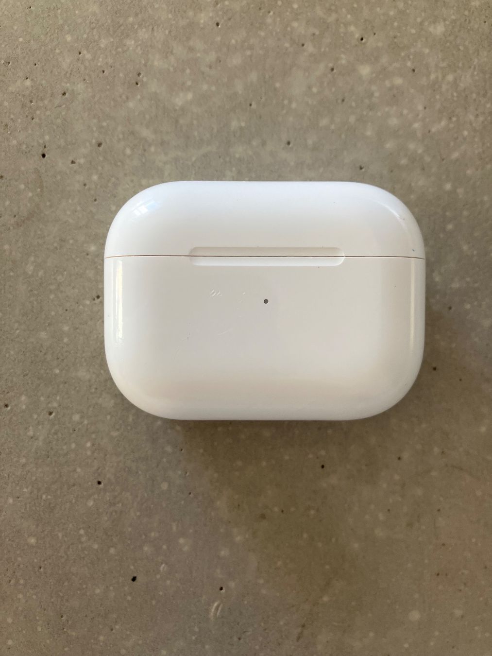 Apple Kopfhörer: Apple AirPods Pro 1 Charging Case – Gebraucht aus Lausanne von mr.v 1