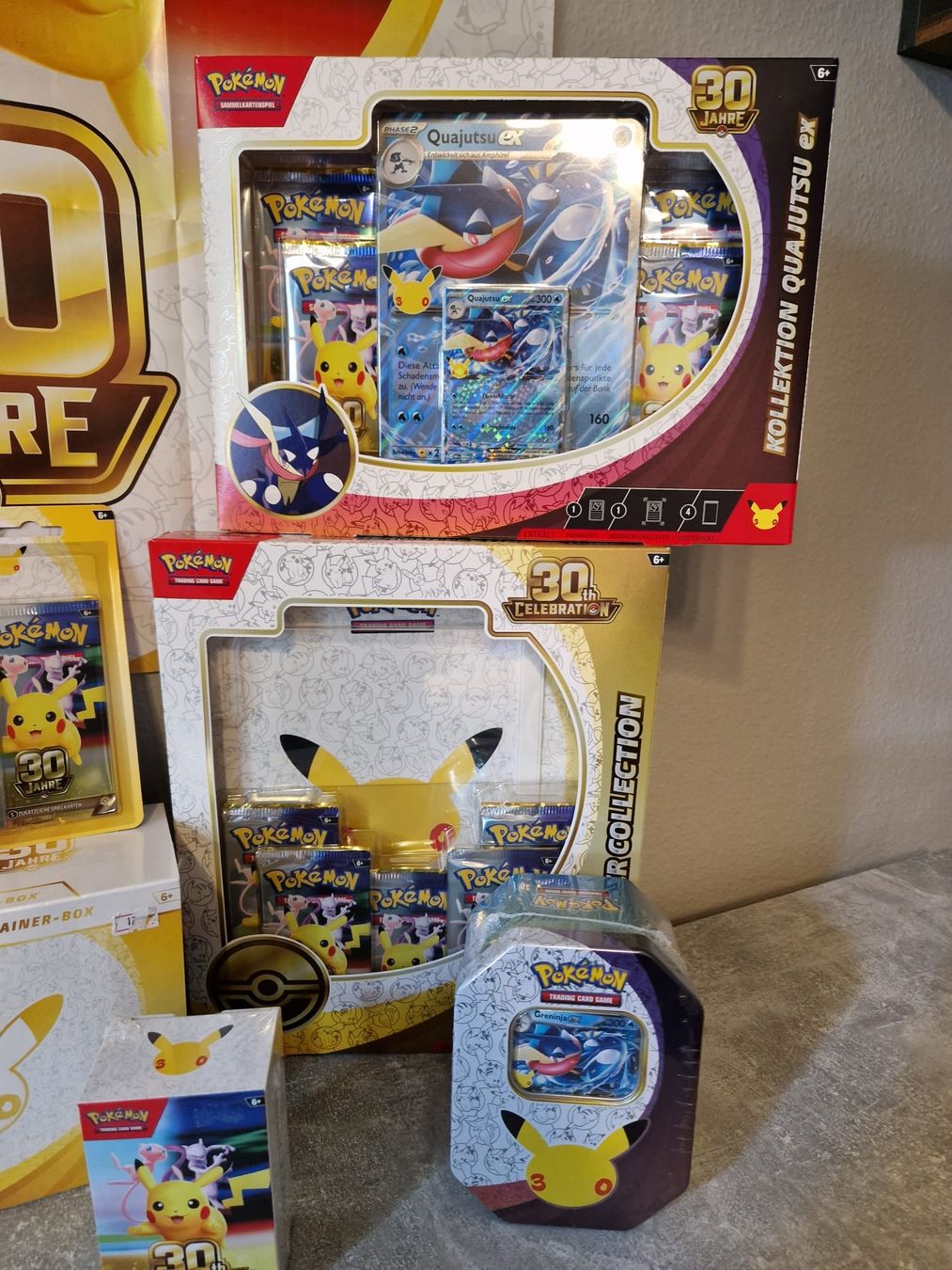 Pokémon Cartes à collectionner: Pokemon 30th aniversary ultra Bundle – Neuf avec emballage d'origine à Basel par poopssi 3