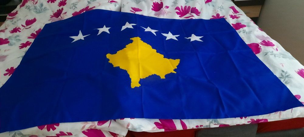 XXL Kosovo Flagge – 150 X 250 Cm Aus Polyester, Mit Messingösen & Doppelt Gesäumt