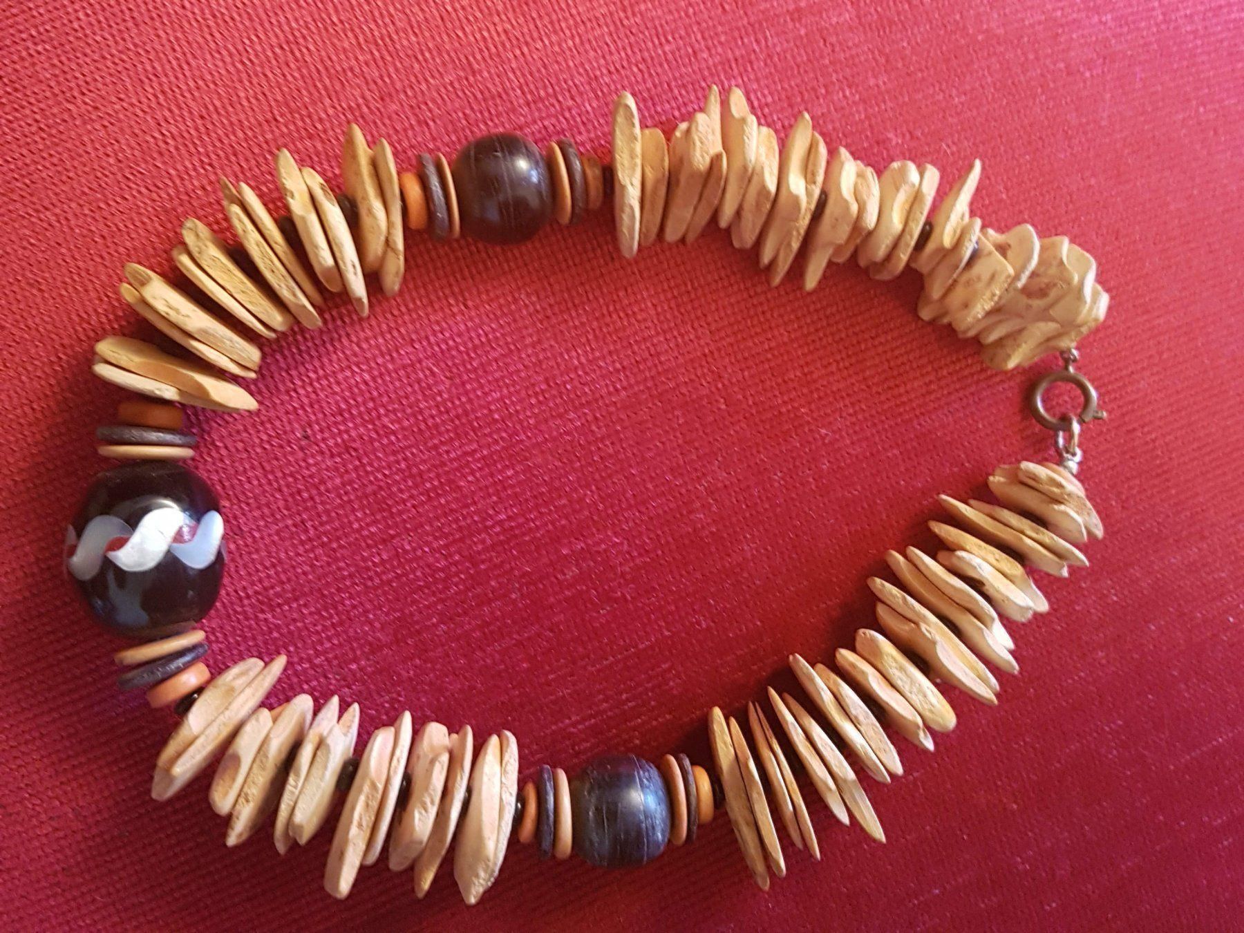 Catenine: Kette Holz? à la Strandgut Perlmutteinl. – Nuovo (secondo la descrizione) da Ettingen venduto da Maranathatalitha 1