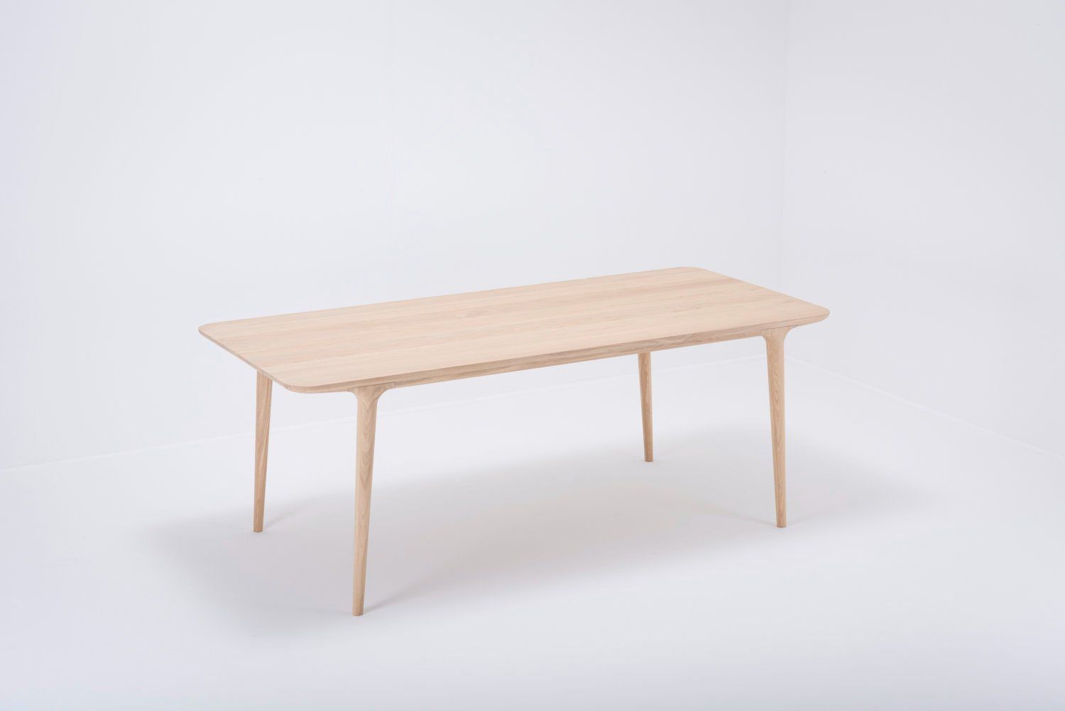 Tische: Esstisch Massivholz Fawn – Neu (gemäss Beschreibung) aus Hagendorn von Wood-Dream