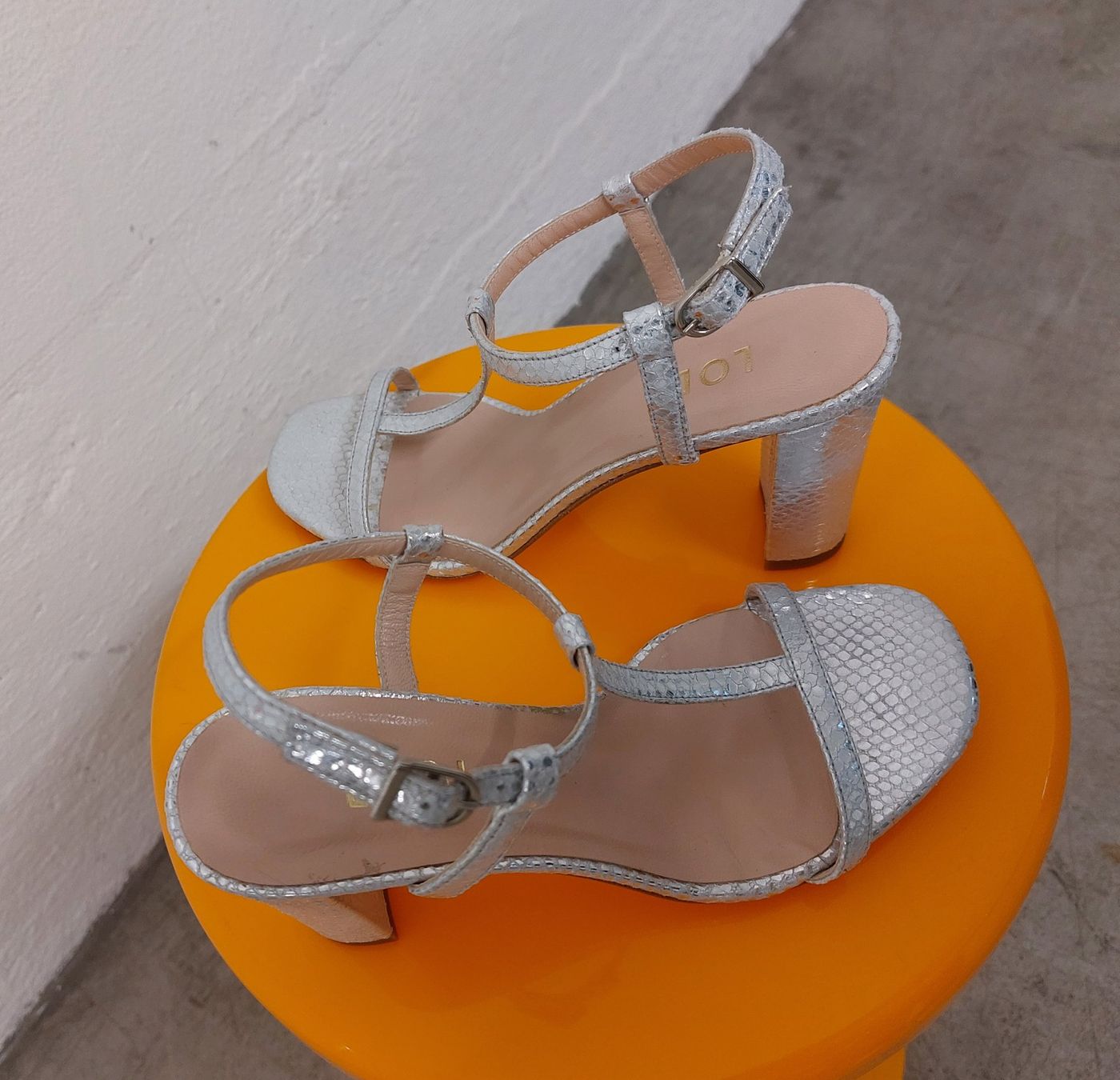 Damenschuhe: LODI T-Strap Snake Silber Sandalette NEU – Neu und originalverpackt aus Zürich von 300SLR 2