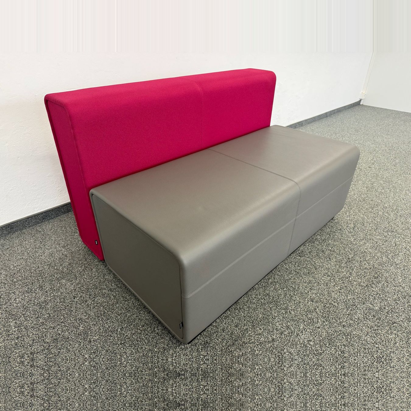 Divani: Bene PARCS CAUSEWAY Lounge Sofa Small – Usato da Schönenwerd venduto da mcofficeshop 1