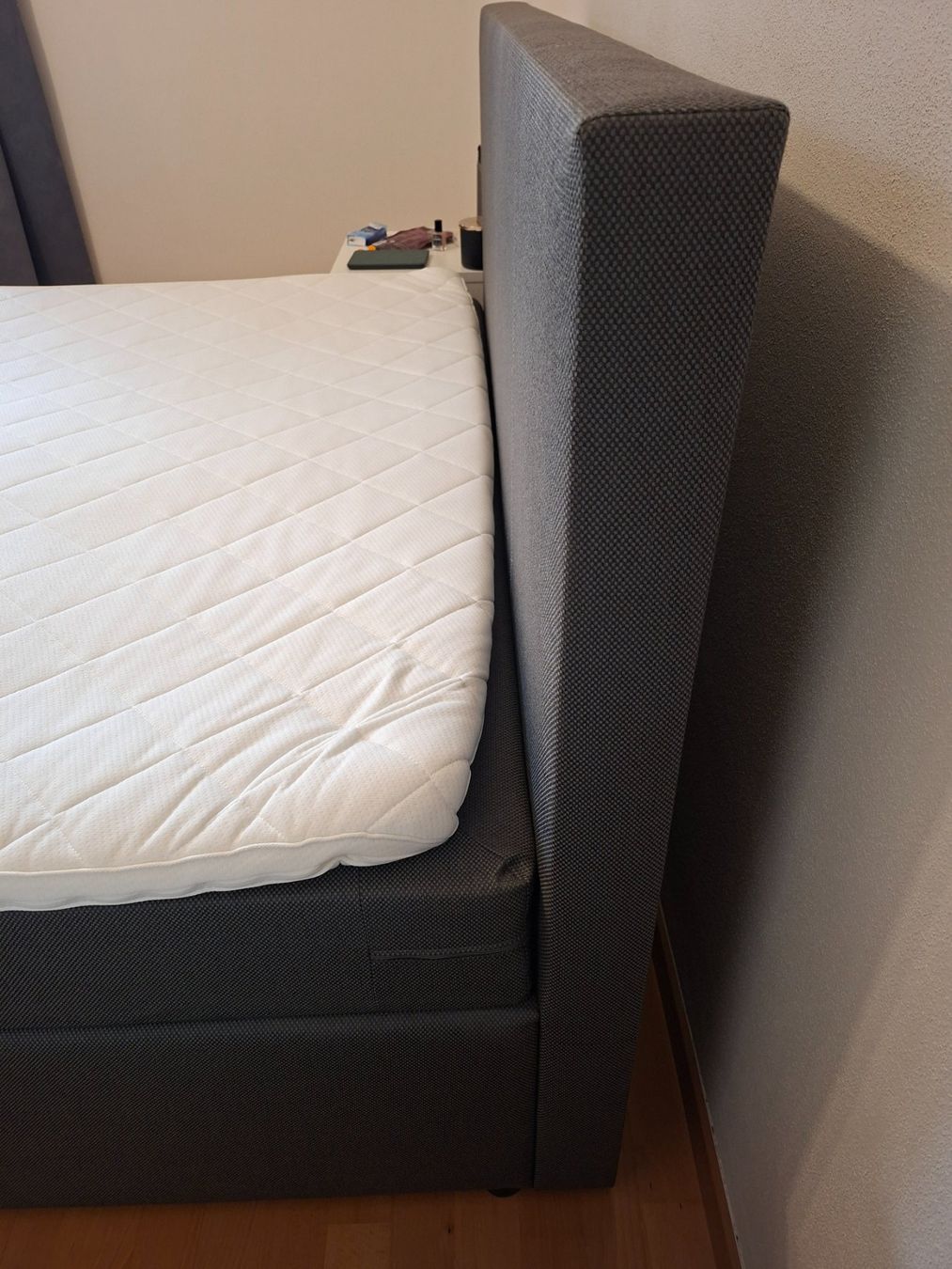 Lits: Boxspringbett dunkelgrau, 1.60mx2.00m – D'occasion à Winterthur par Celine.13 2
