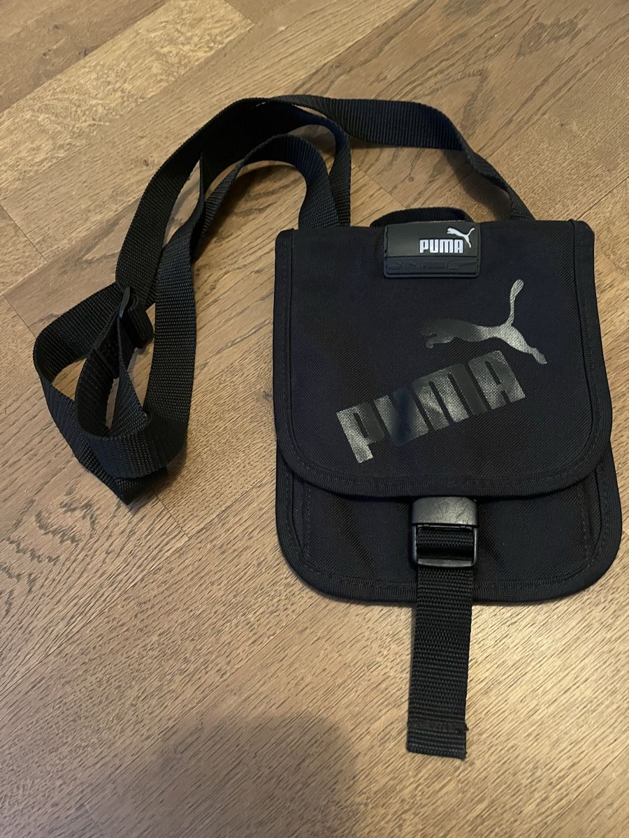 Puma Borse: Puma Umhängetasche schwarz, klein & praktisch – Usato da Luzern venduto da Boudin03 1