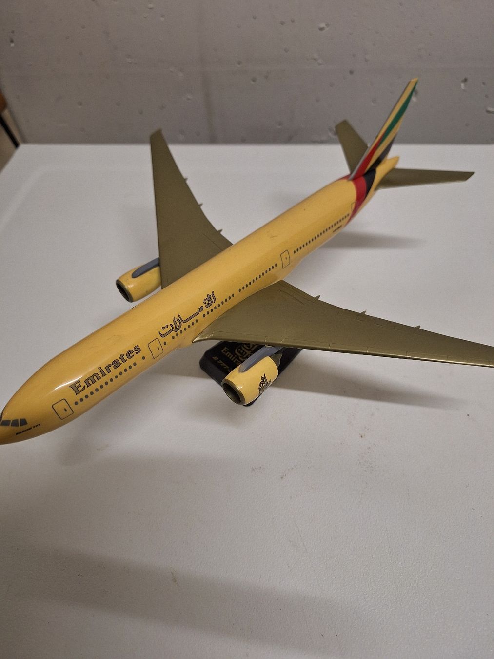Boeing Kit di modellismo & Modellini statici: Boeing 777-200 der Emirates Airlines – Usato da Glattbrugg venduto da Rene1766