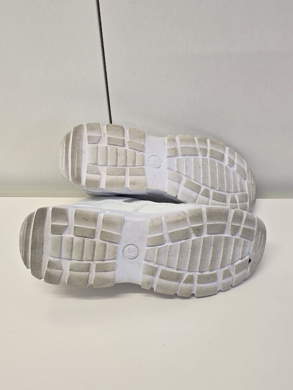 Scarpe per ragazze: Mädchen Venice Sneaker Gr.37 – Usato da St. Gallen venduto da CAPYCORP 5
