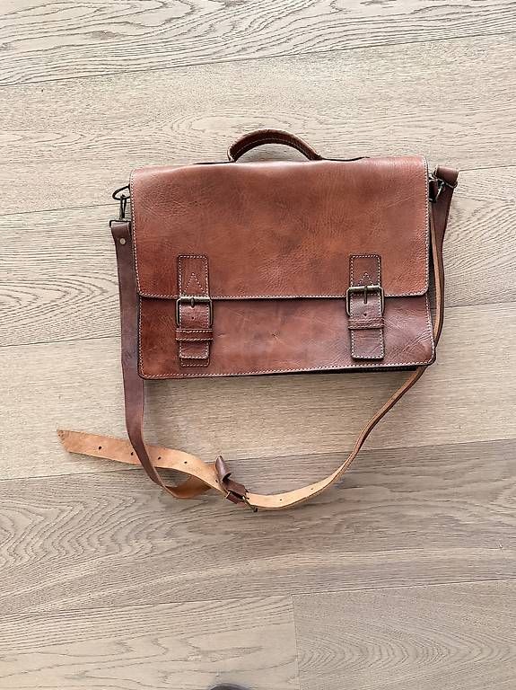 Taschen: Neu ledertasche _ Seitentasche – Gebraucht aus Kriens von shibydema 1