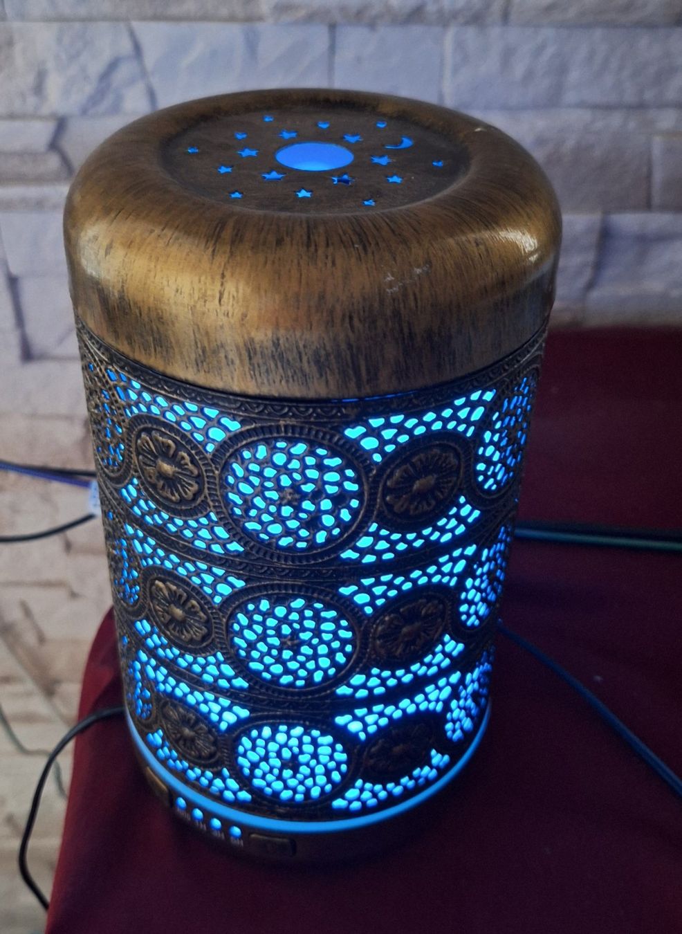 Duftöldiffusoren: Diffuseur d'arômes  avec lumières de différentes couleurs – Gebraucht aus Rickenbach b. Wil von joeletaxi1954 2