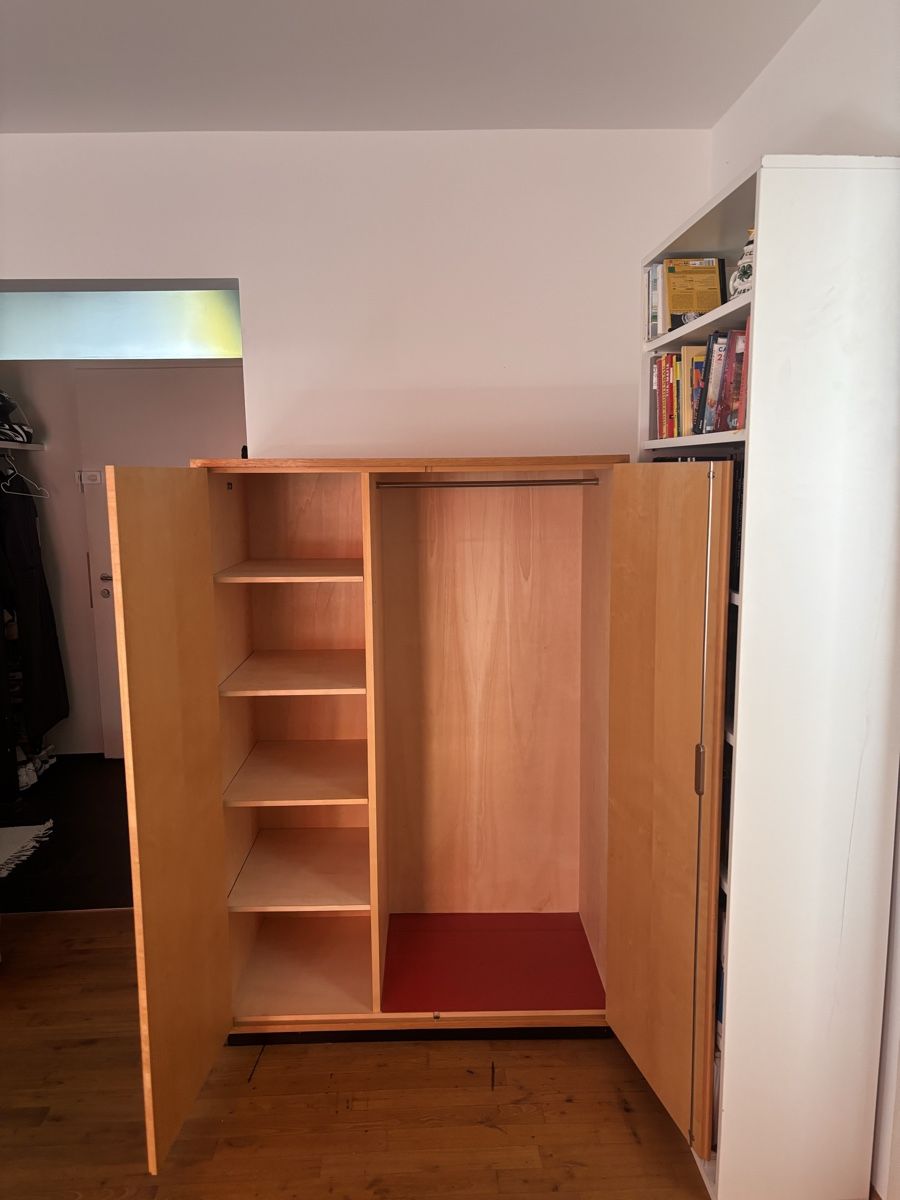Schränke: Holz Kleiderschrank – Gebraucht aus Zürich von Niklaus97 1