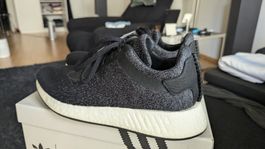 Adidas NMD R2 Boost NEU Gr. 42 Schwarz Limited edition 
