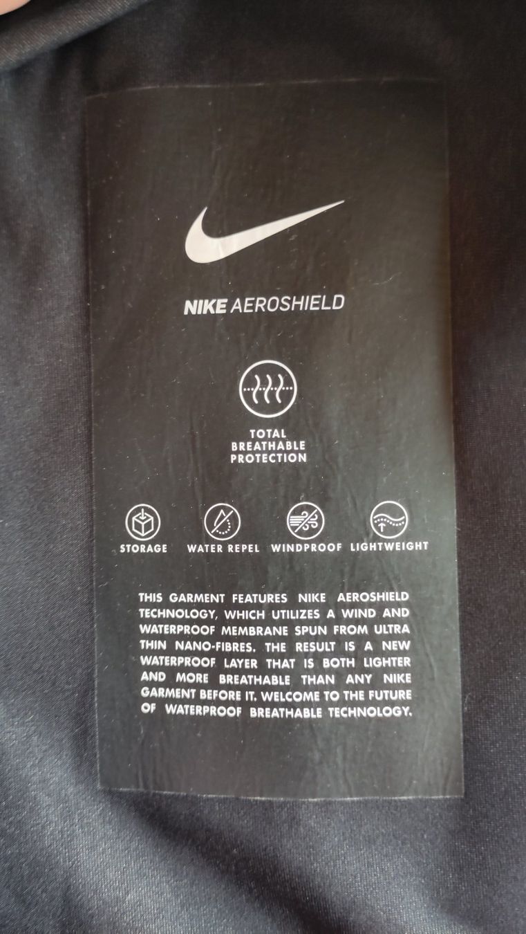 Nike Giacche: Nike Aeroshield Frauenjacke – Nuovo (secondo la descrizione) da Cumbel venduto da anj_b8wj 6