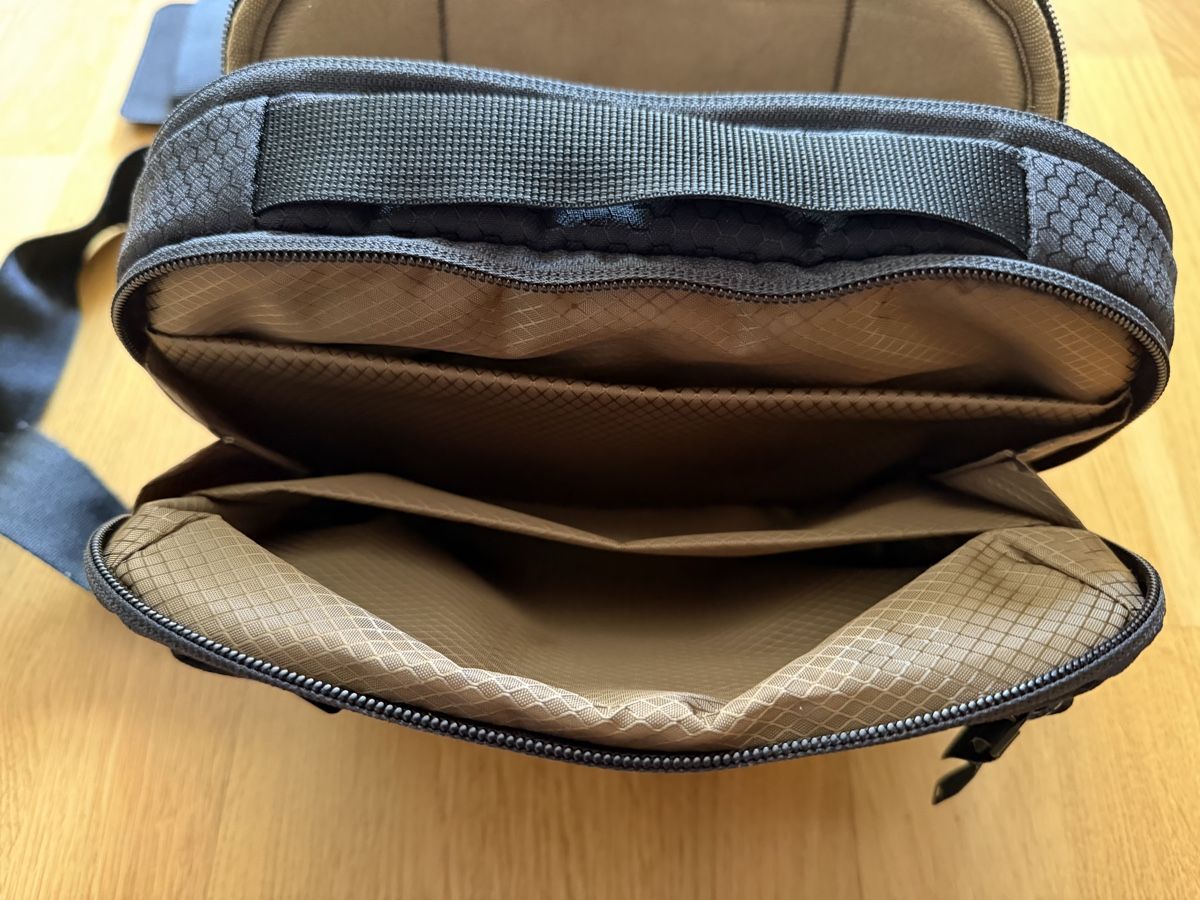 Borse: Tactical EDC black shoulder bag CCW with multiple inserts  – Usato da La Tour-de-Peilz venduto da bma_s97h 3