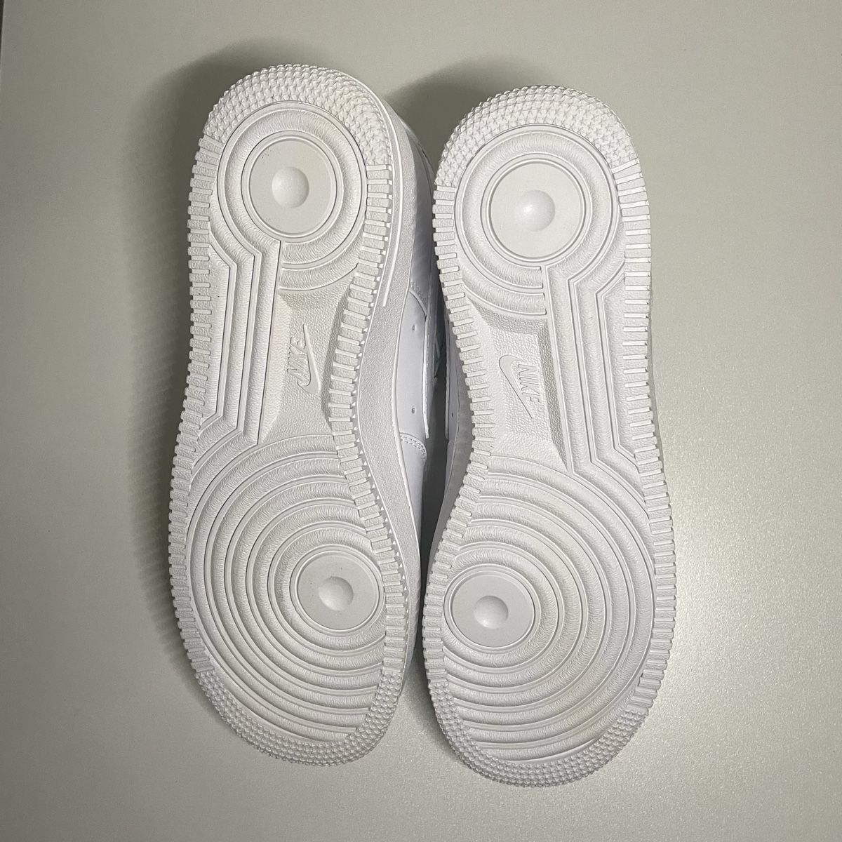 Nike Scarpe da uomo: Air Force 1 – Nuovo (secondo la descrizione) da Basel venduto da Eca02 2