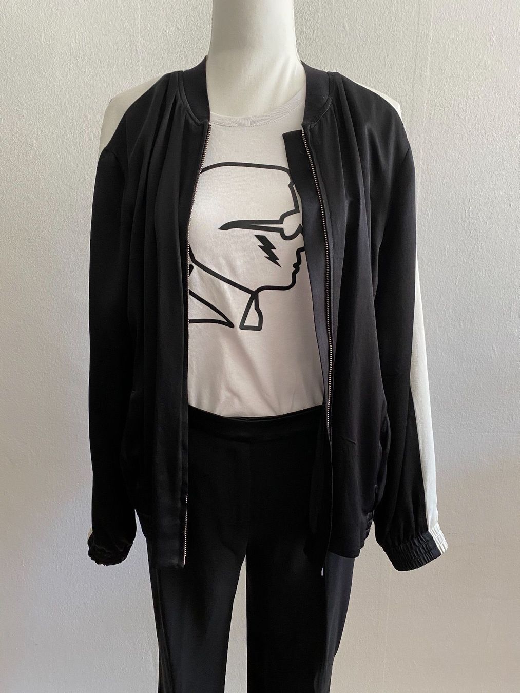Karl Lagerfeld Giacche: Karl Lagerfeld Bomberjacke – Nuovo (secondo la descrizione) da Bern venduto da schnupka