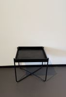 Table d'appoint noire design minimaliste