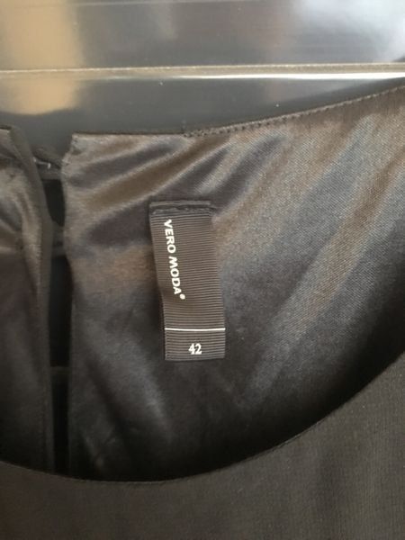 Kleider: Damen Kleid Vero Moda schwarz 42 – Neu (gemäss Beschreibung) aus Bergdietikon von antovale 1