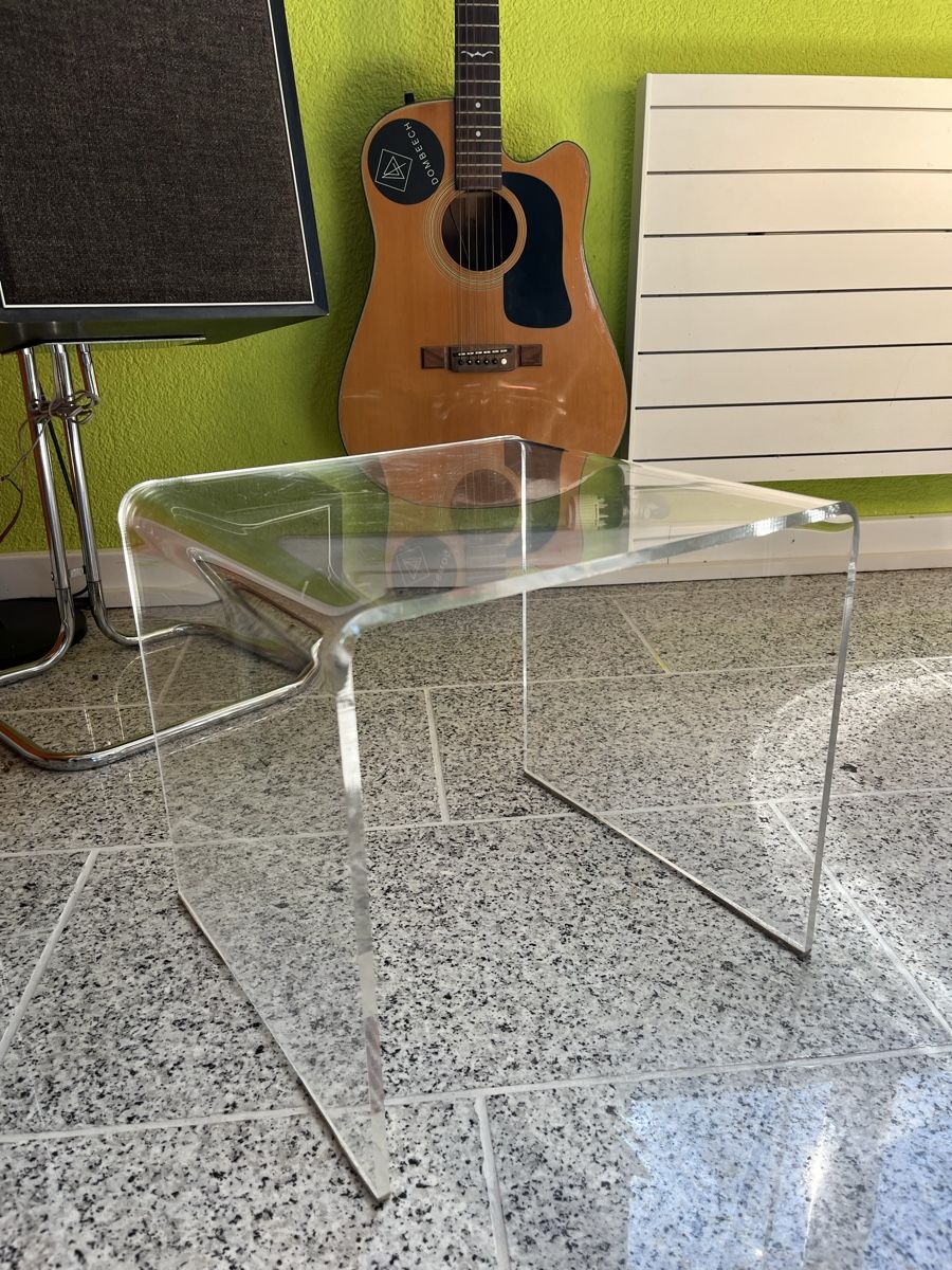 Tische: Plexi Glas tich. Plexiglastisch – Gebraucht aus Stans von Bridges_Vintage 1
