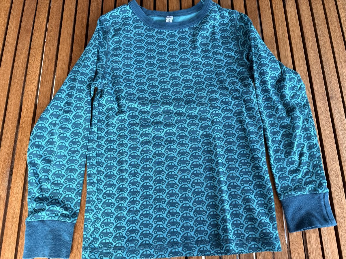 T-Shirts: Langarmshirt Gr. 122/128 – Gebraucht aus Rotkreuz von ZG6343