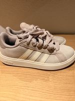 GRAND COURT BASE 00S Sneaker. Gr.38, wie neu