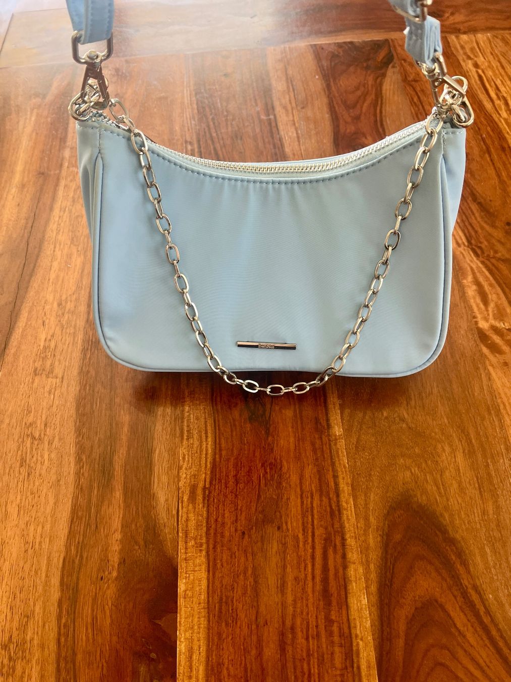 Borse da donna: Sac à main bleu ciel Bershka – Usato da Cossonay-Ville venduto da 021epi70 1