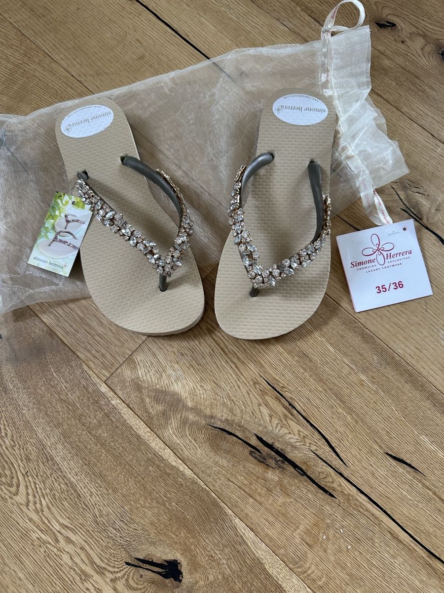 Scarpe da donna: Simone Herrera Flip Flops – Nuovo e nell'imballaggio originale da Silvaplana venduto da mouvat