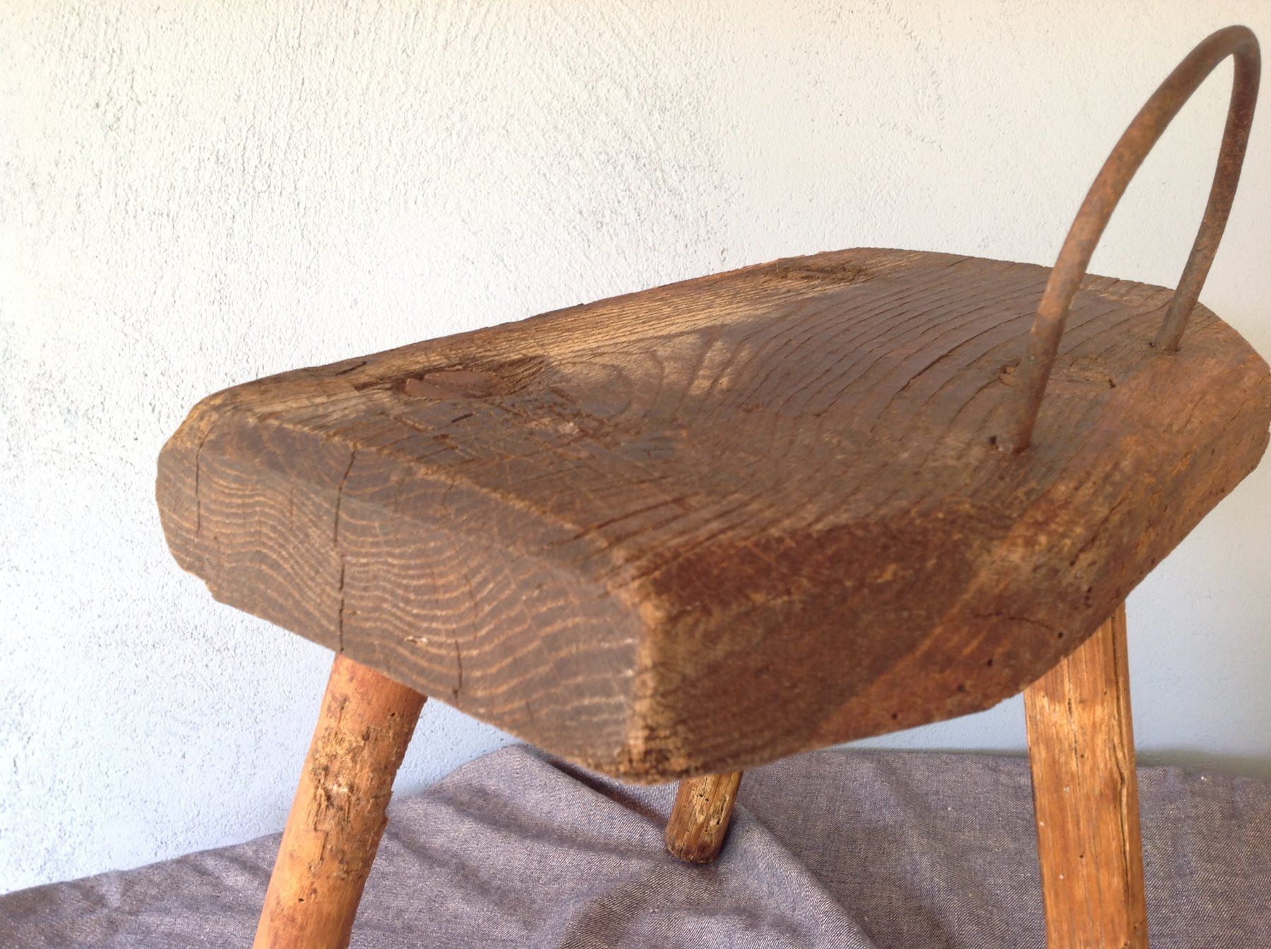 Sgabelli: hocker vintage tabouret Brutalist - anthroposophische hocker – Usato da Vuiteboeuf venduto da broticaire 9