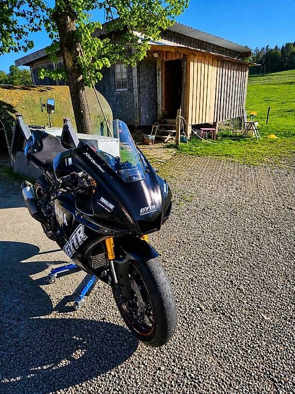Yamaha Strada: Rennmaschine R1 RN32 2017 – Usato da Gossau SG venduto da Gallusdu 1