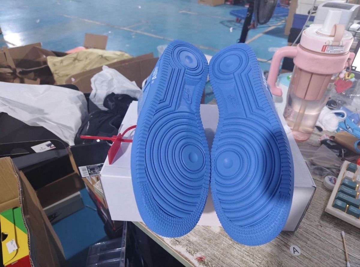 Off-White Scarpe da uomo: Nike Air Force 1 niedrig Off-White MCA hellblau – Nuovo (secondo la descrizione) da Sattel venduto da leo_nl98 3